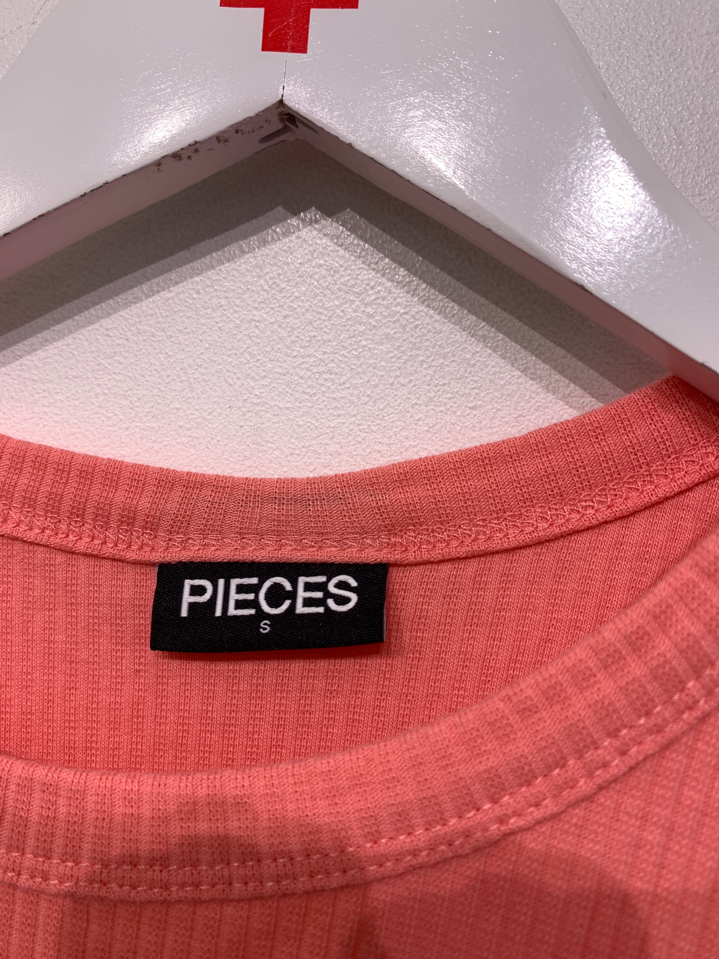 Pieces Top